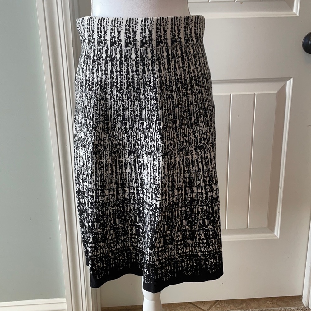 NWT Sweater Skirt Black and Cream Size Small (4-6)
